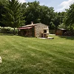 Scappo In Umbria,casale Vallenera *
