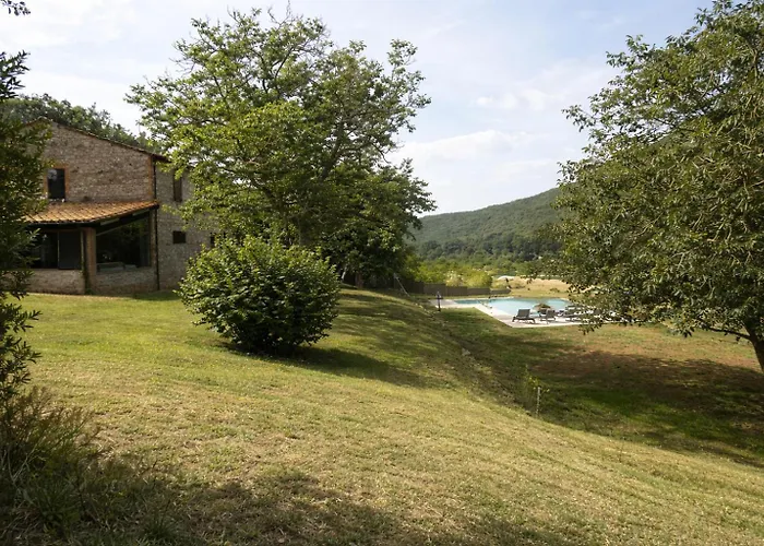 Scappo In Umbria,casale Vallenera *